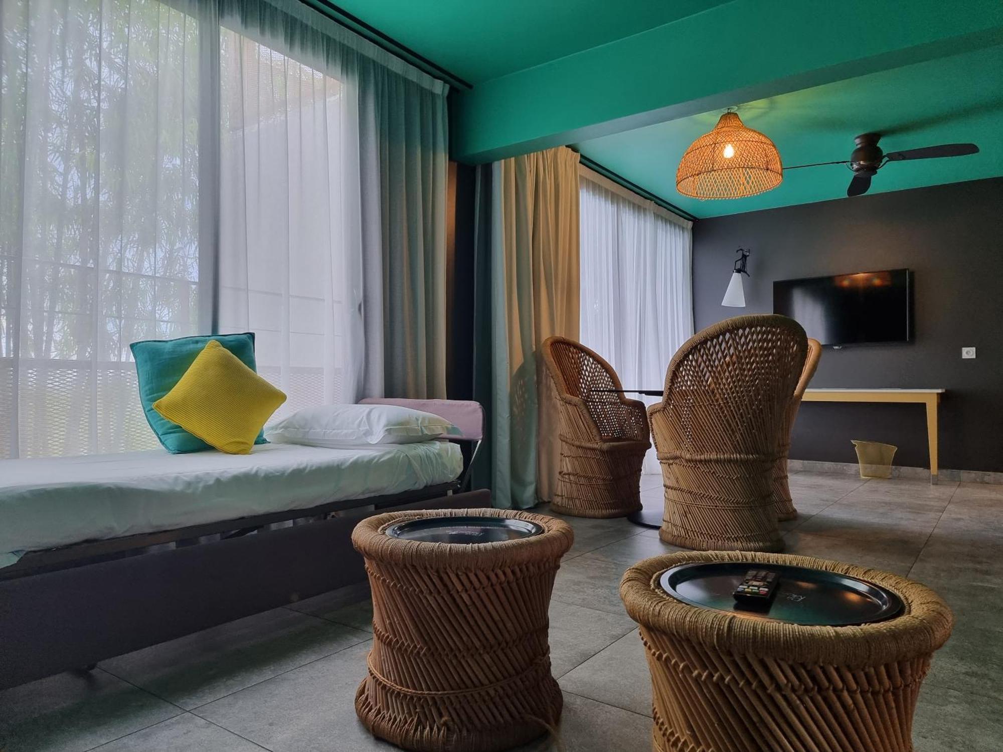 Hotel Dina Morgabine Saint Gilles Exteriér fotografie